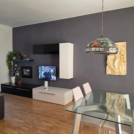 The Elegant And Contemporary Oasis In Parco Ruffini 公寓