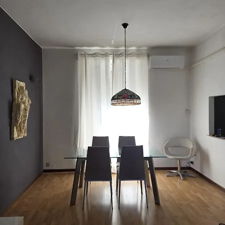 The Elegant And Contemporary Oasis In Parco Ruffini 公寓 *