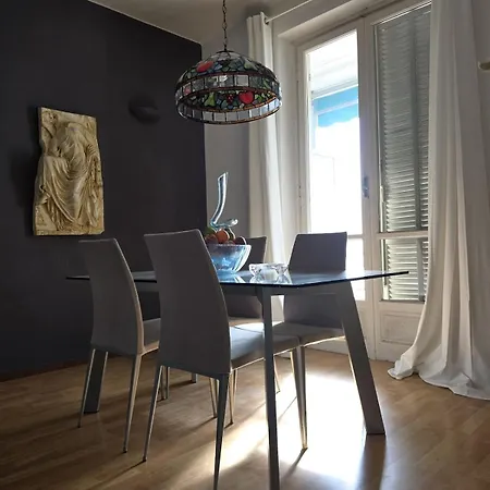 The Elegant And Contemporary Oasis In Parco Ruffini 公寓 *