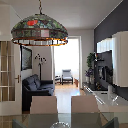 The Elegant And Contemporary Oasis In Parco Ruffini 公寓